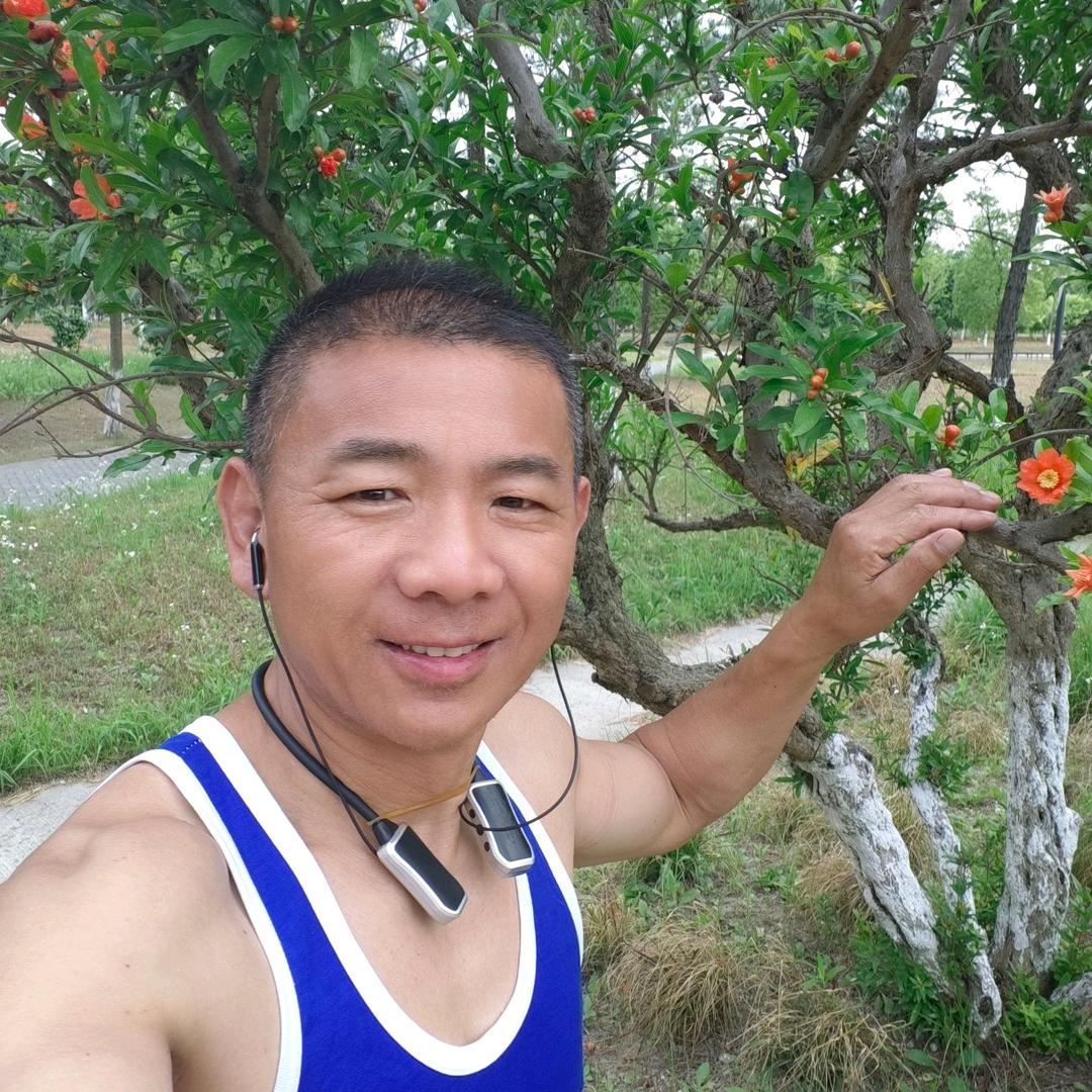 人老心不老快乐自己找