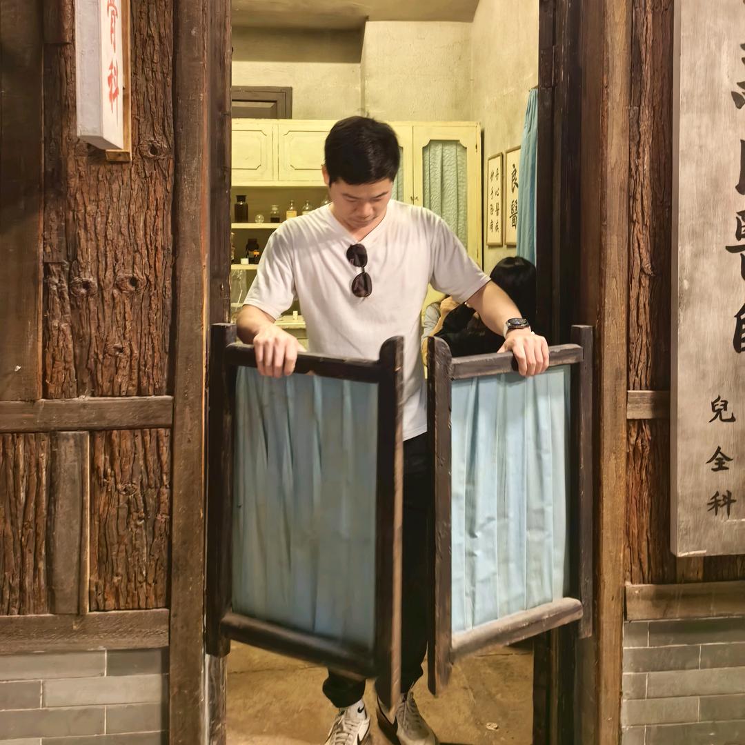 爱健身的小鲨鱼