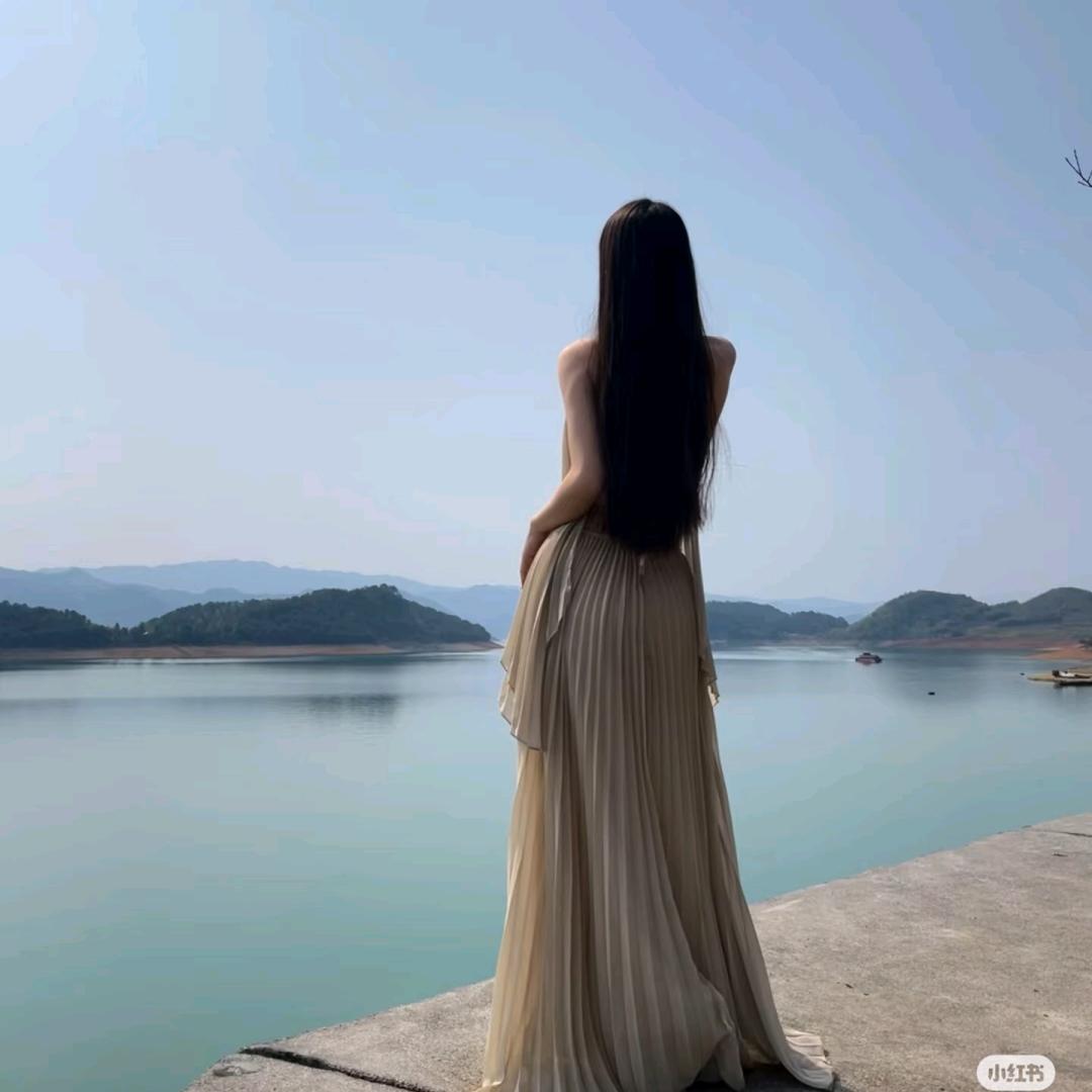 丝丝真发美发部（羽毛接发批发零售）