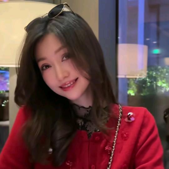 王哈哈WANGHAHA（时尚穿搭）