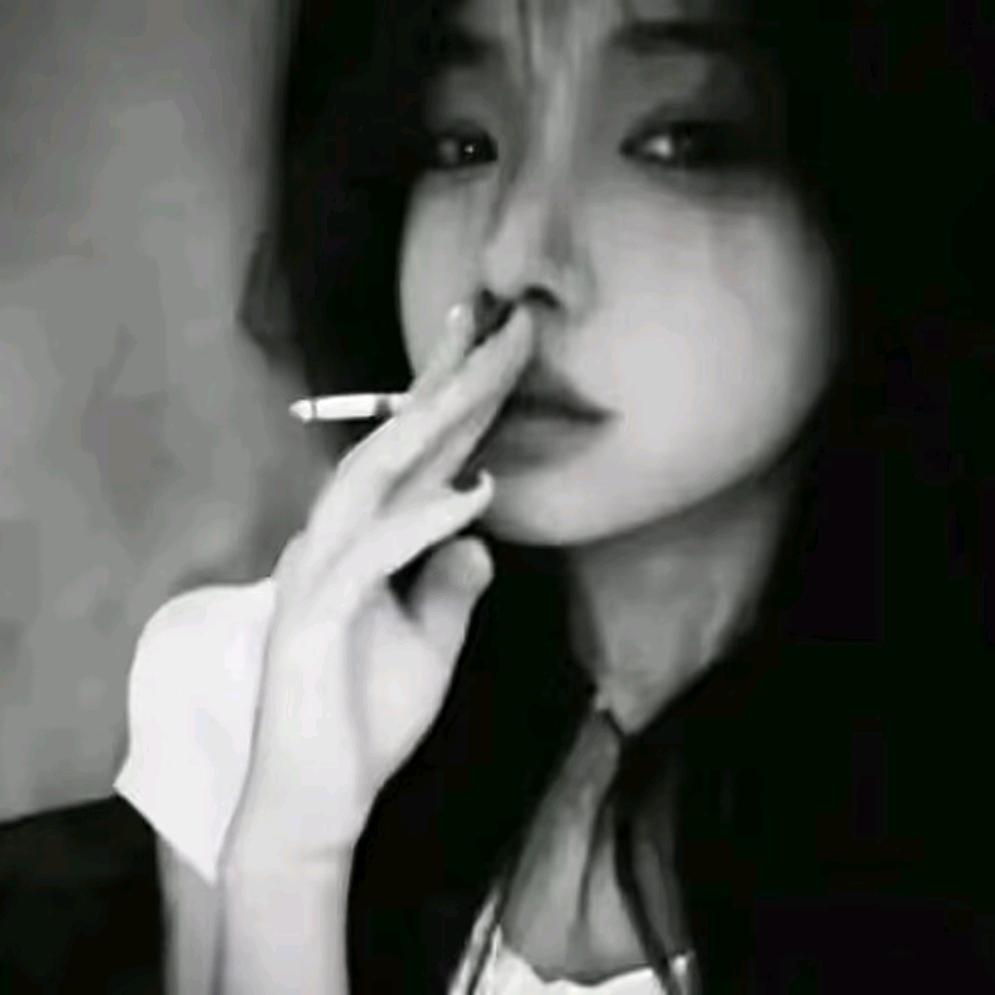 😈