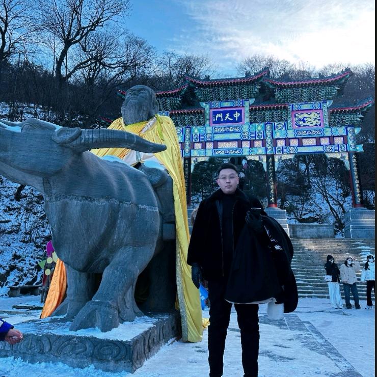 在路上的晶晶