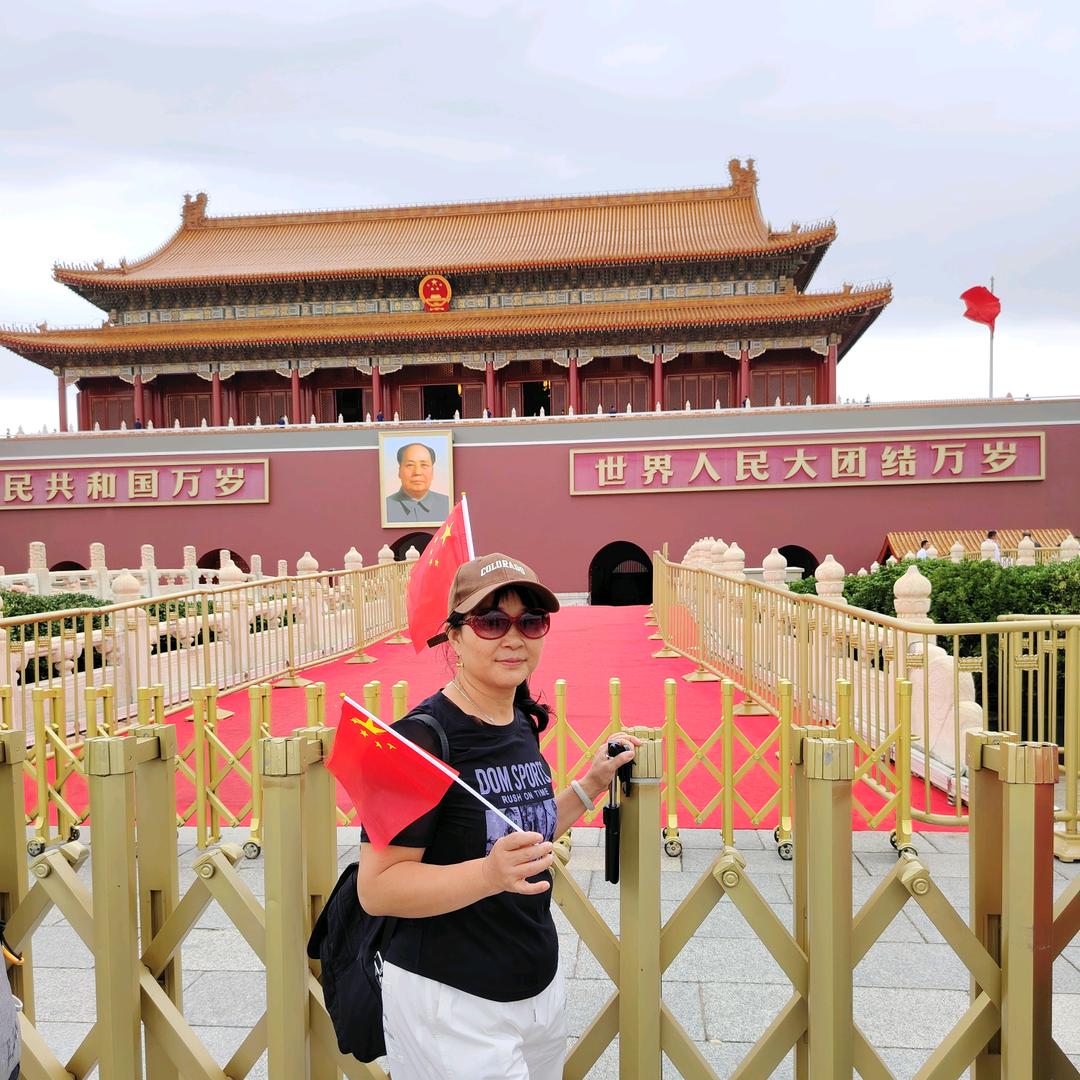 清晨的🌞月亮