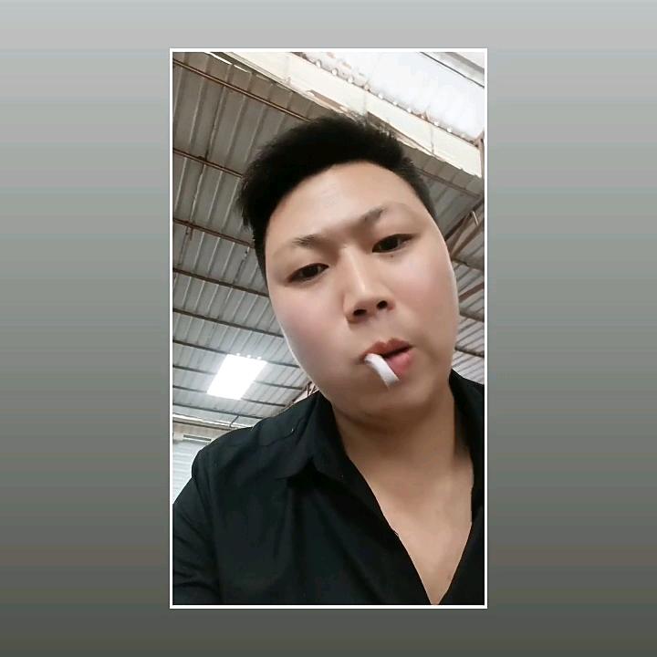 小帅哥登场