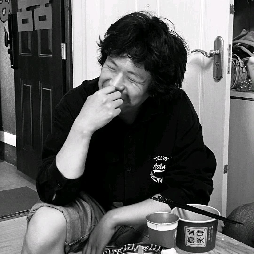 卷毛是个艺术家