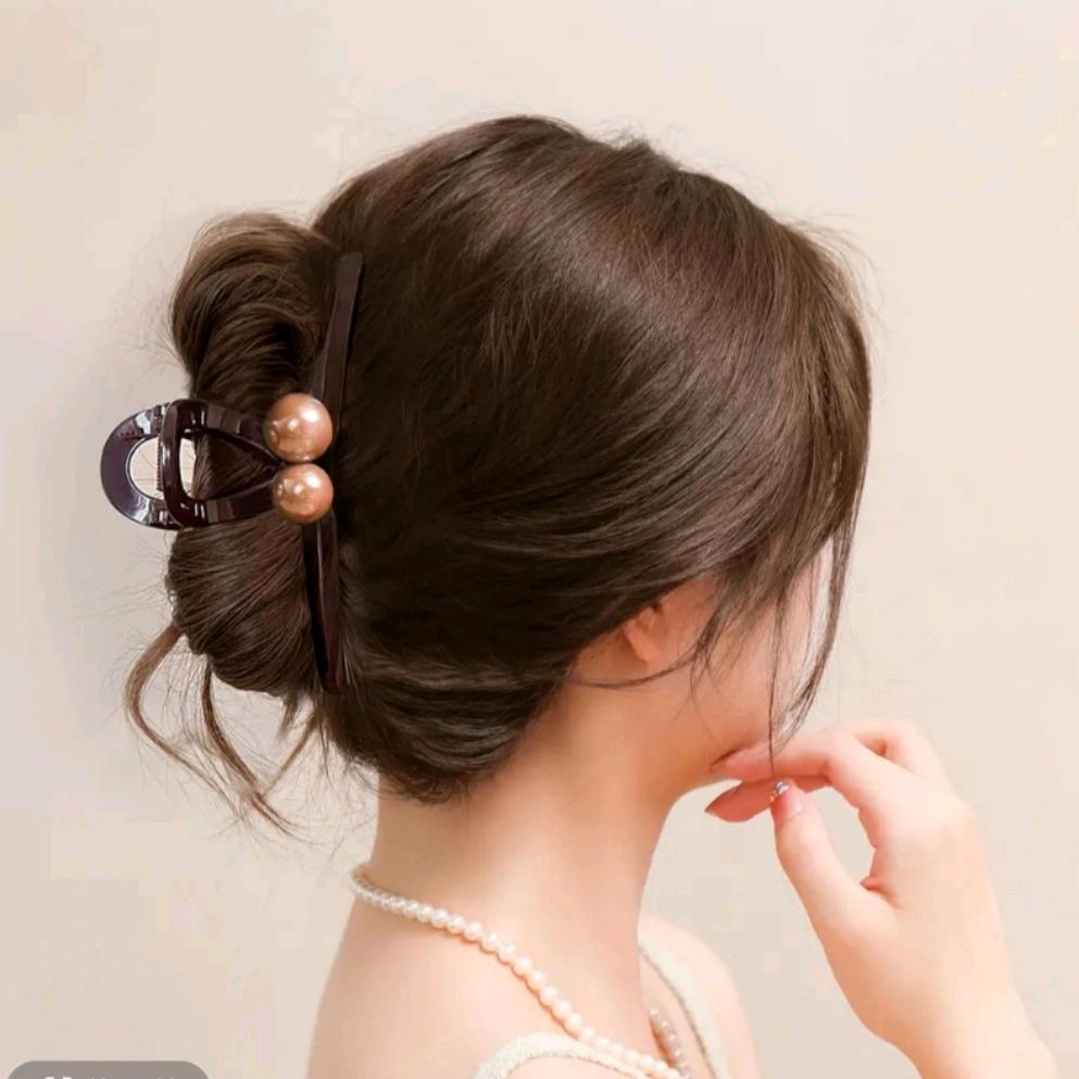 泾河新城翌珞菡服装店（个体工商户）