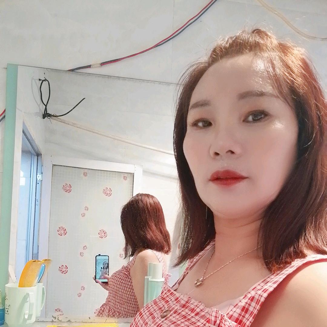 单亲妈妈。
