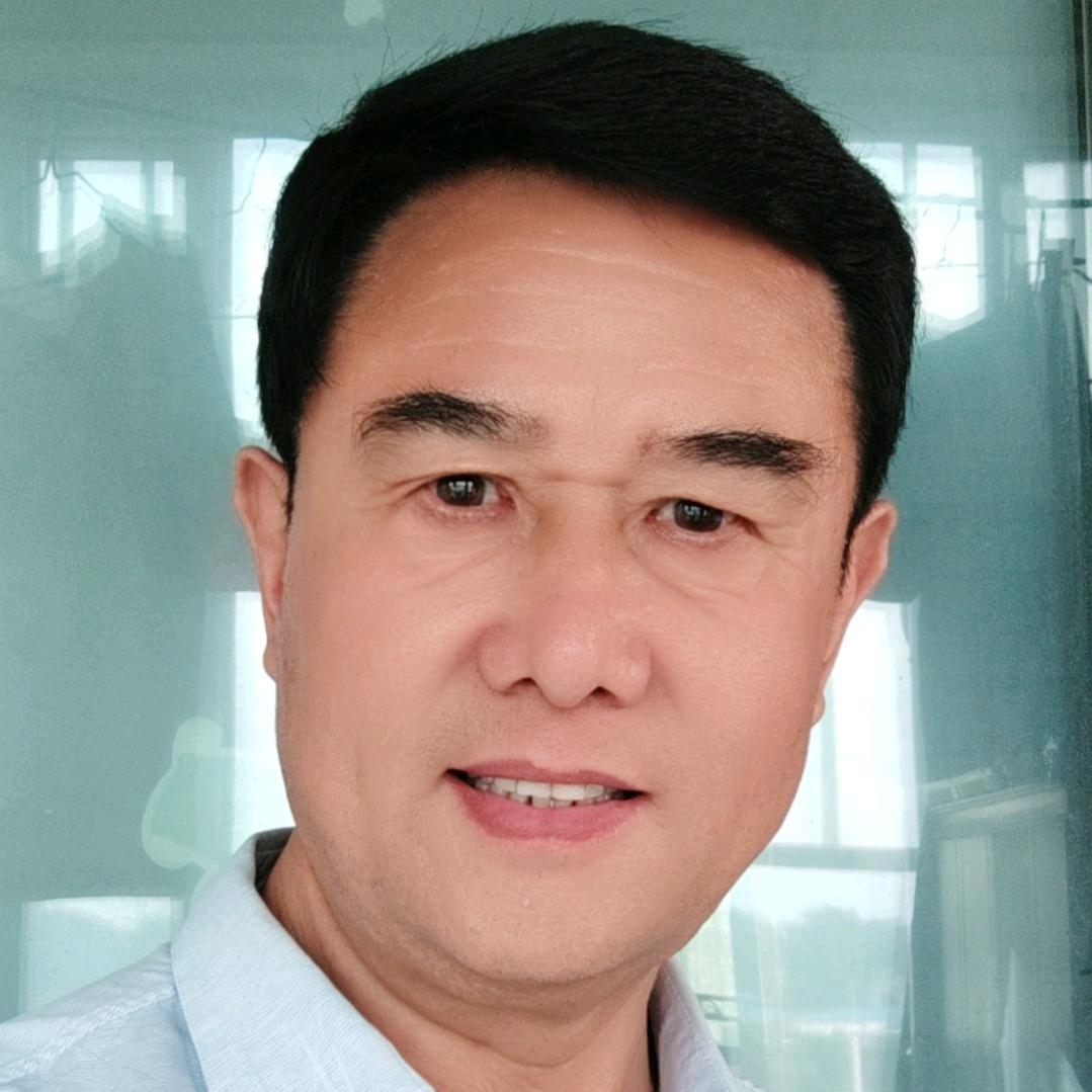 幸福哥，18:30。直播间。聊天娱乐主播