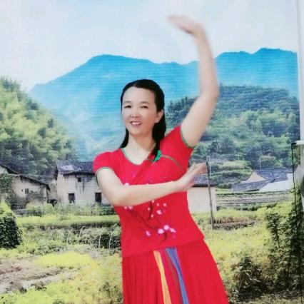 白云爱跳舞