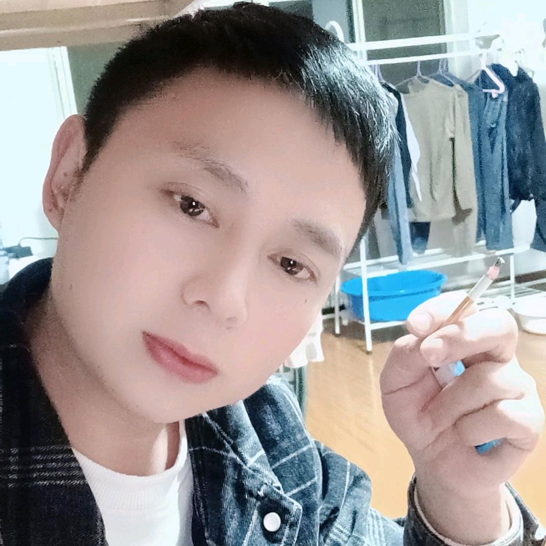 带两闺女生活的单身父亲