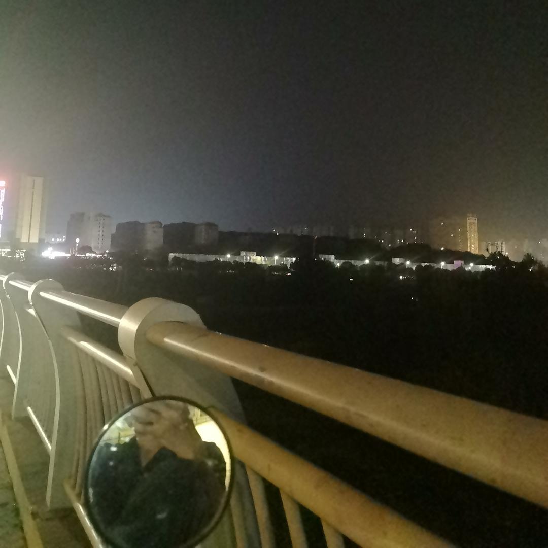 青年老厨子
