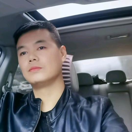 亮哥修油锯
