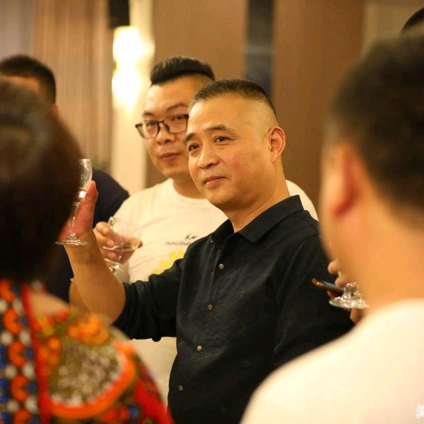 张军（陕西人在上海陕西大厦高端酒水名优特