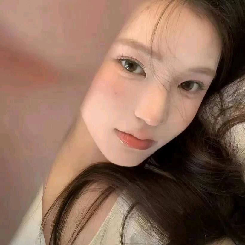 性感母蟑螂半夜调戏清纯男大