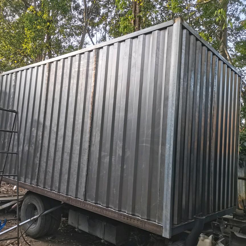 车厢维修，泥头车滑板