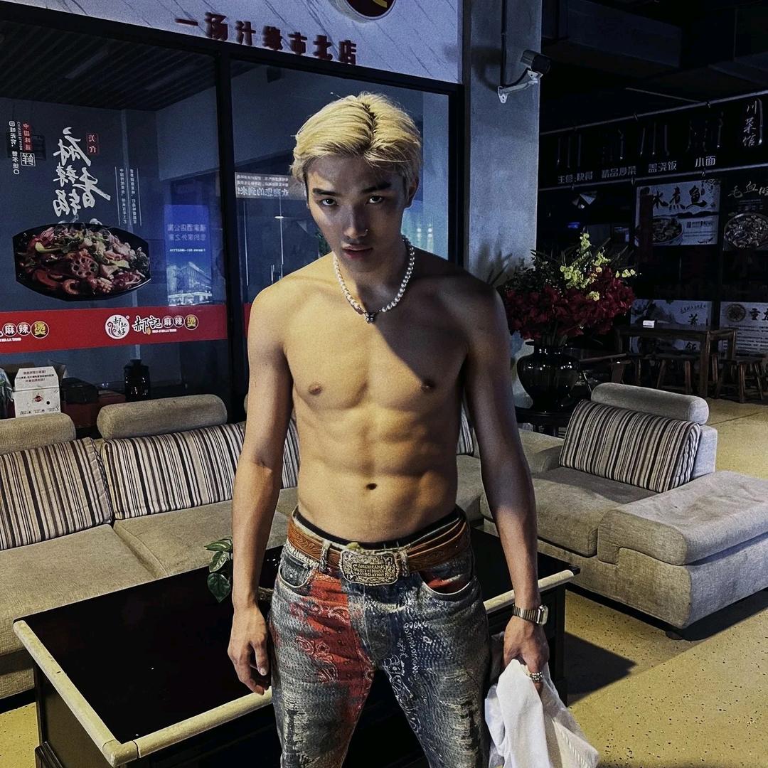 洛巴𡿨努力中＞💪🏾