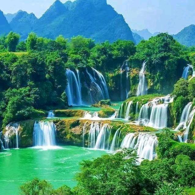 龙行天下，