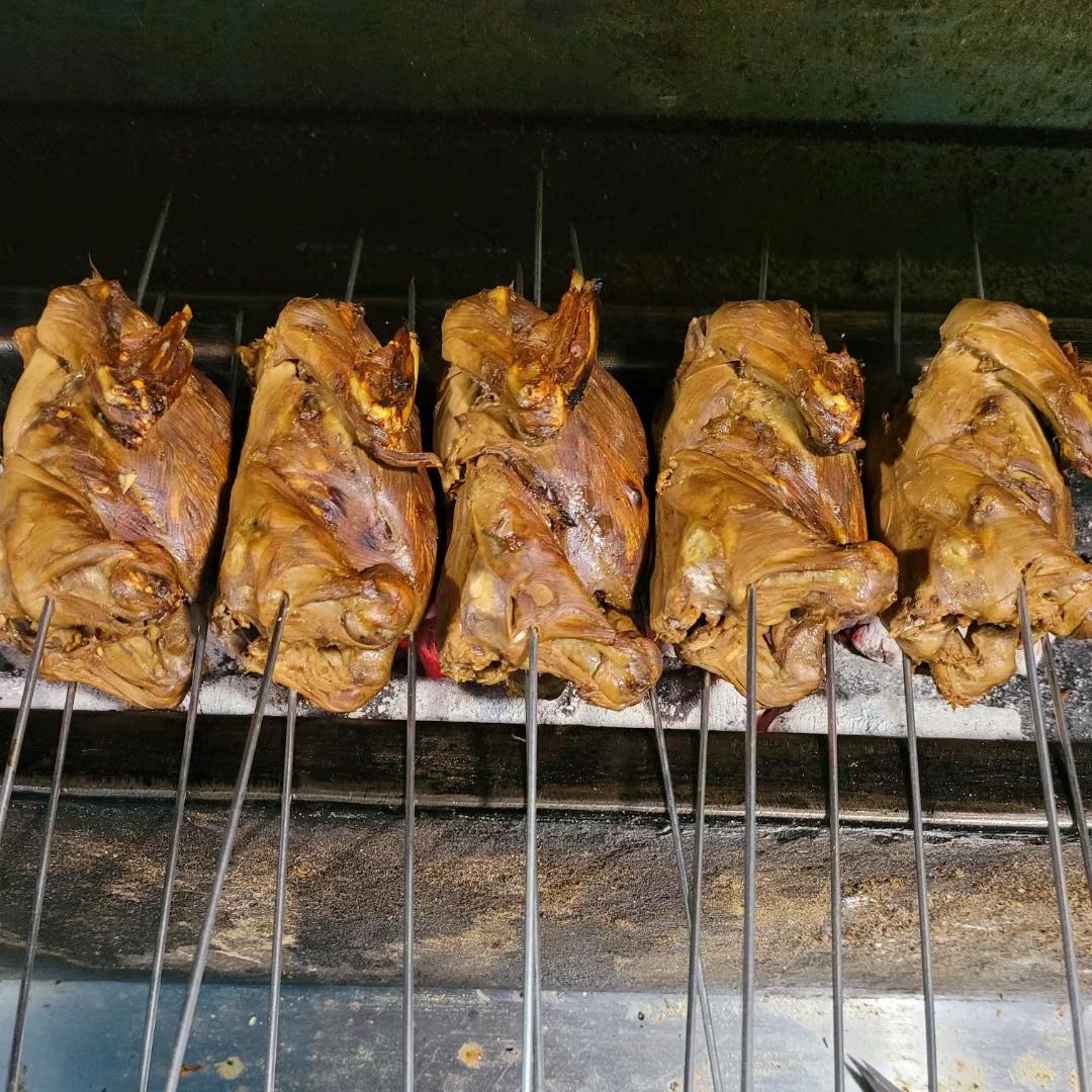齐市烧烤小哥在东莞