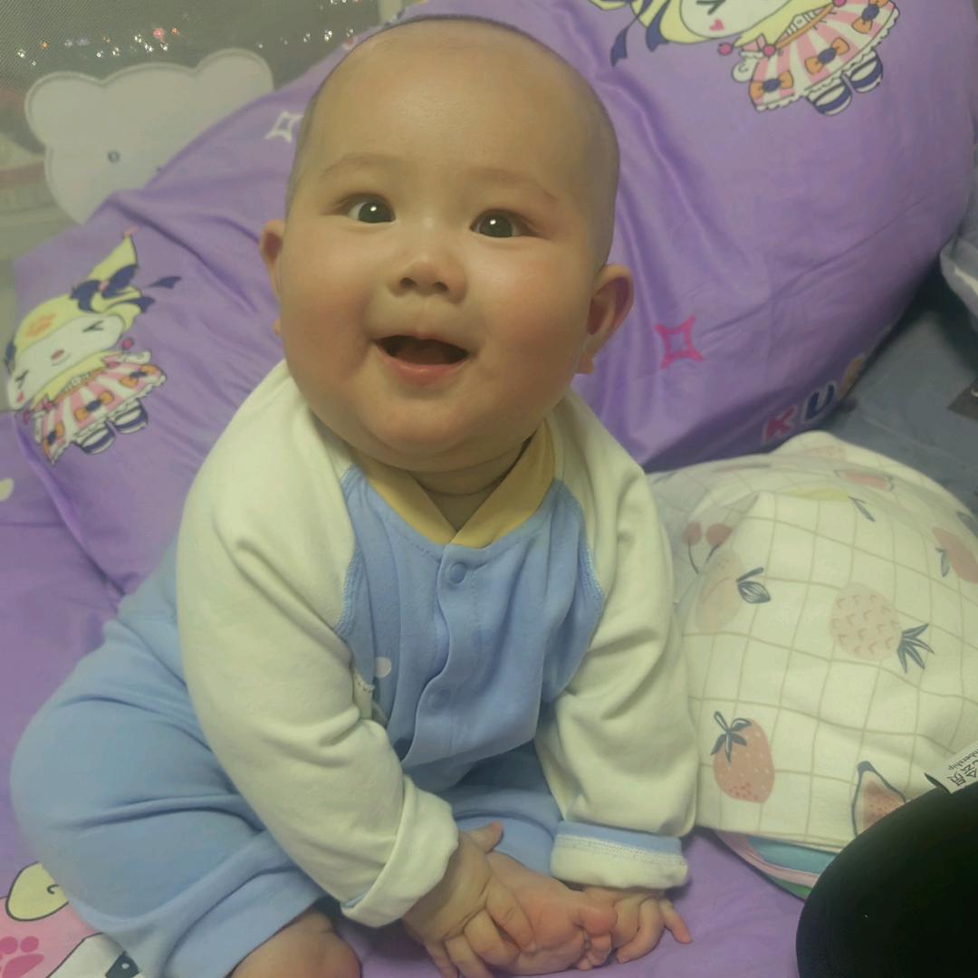 胖嘟嘟的小宝贝