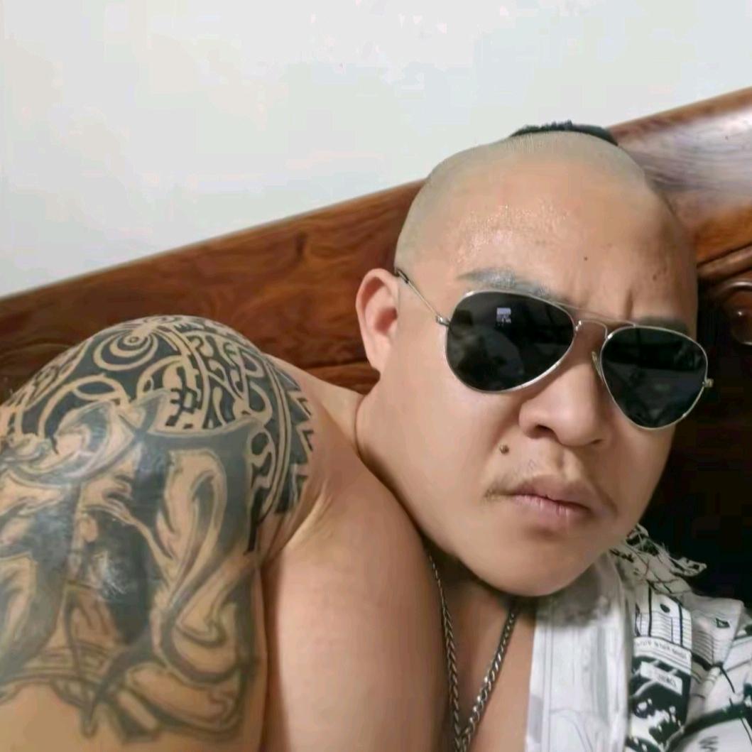 常熟硬汉阿诺铁汉柔情（迷人又反派的硬汉）