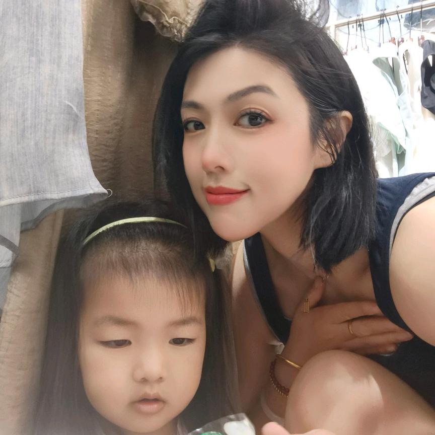 芳儿家欧货潮流服饰小铺