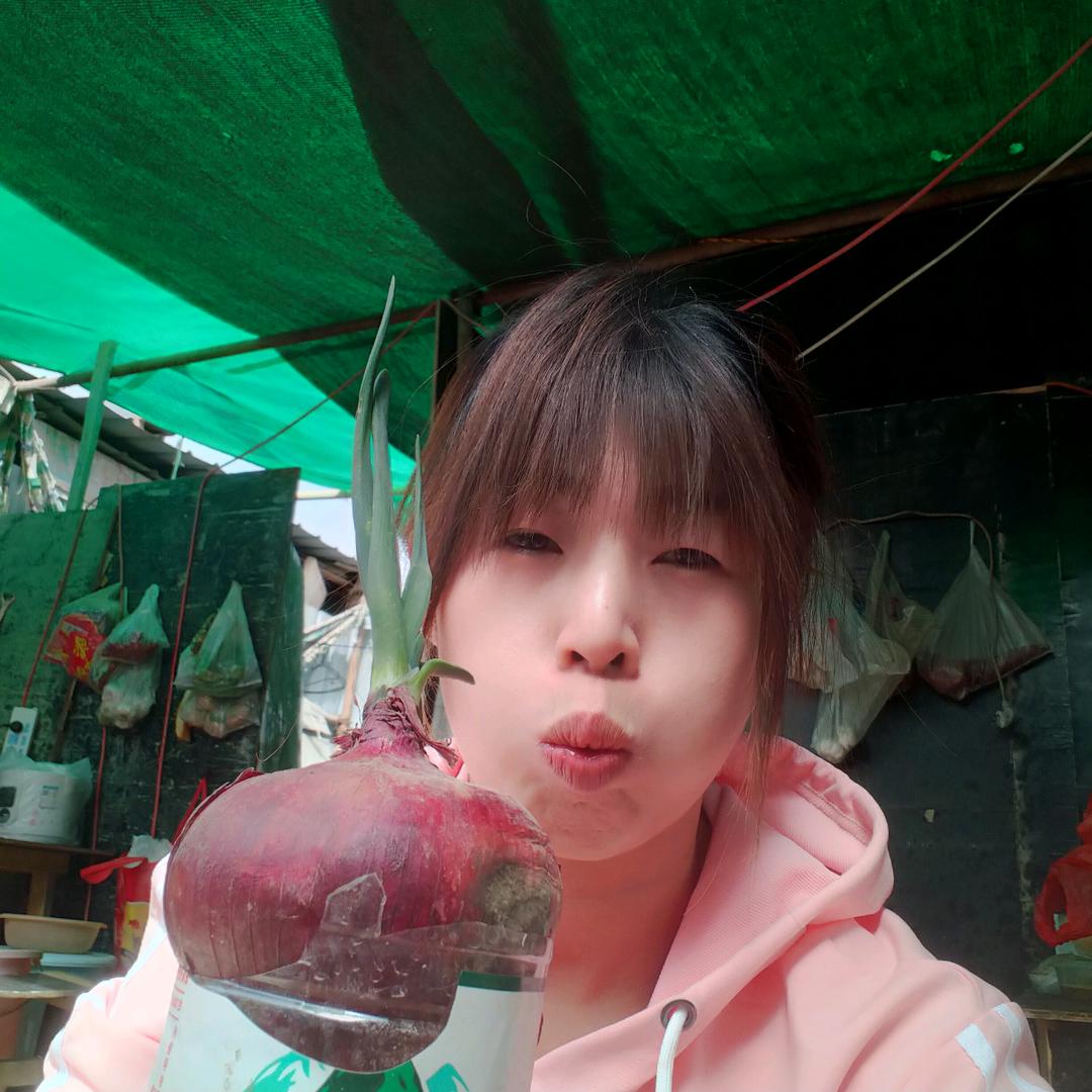爱笑的小容姐姐