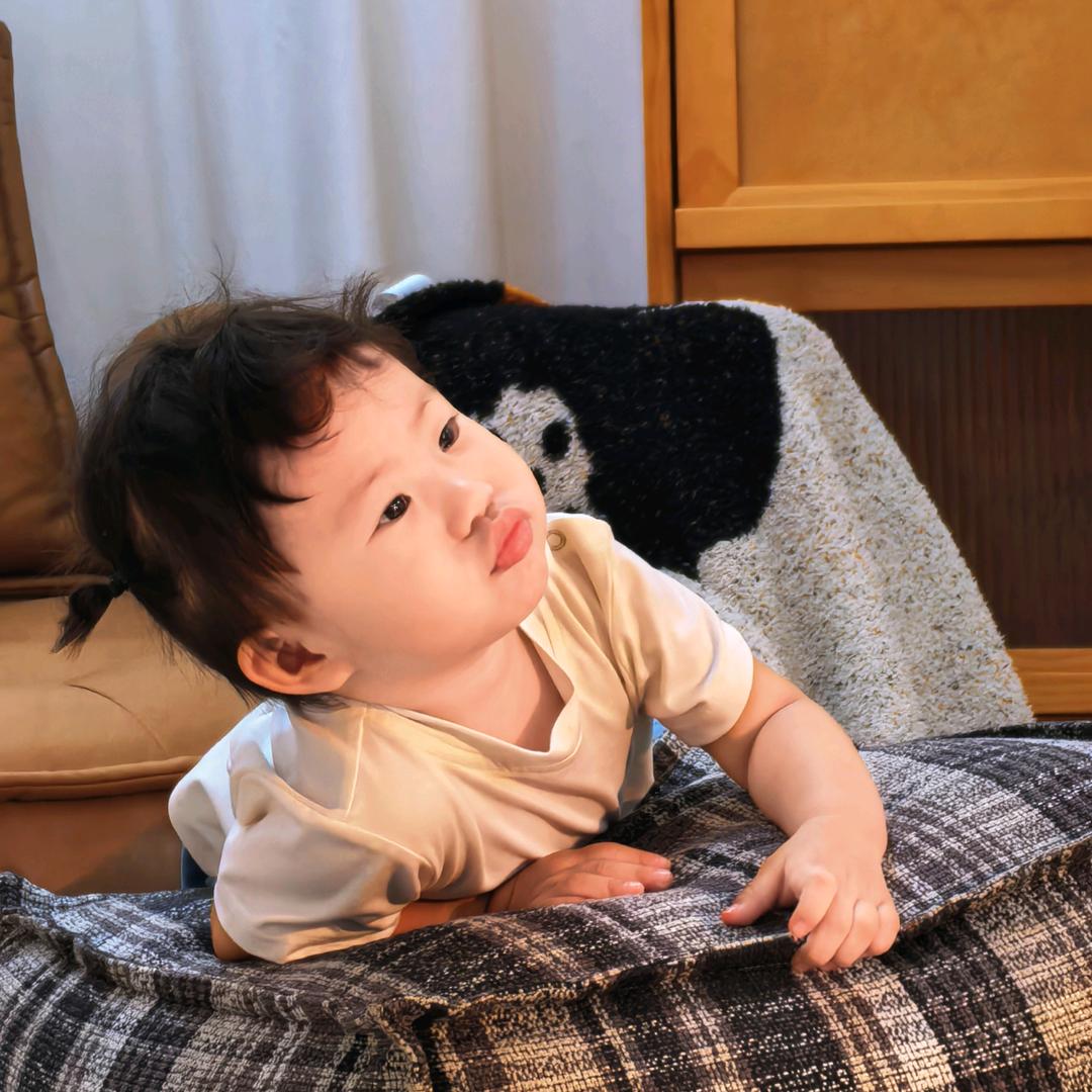 默默吖