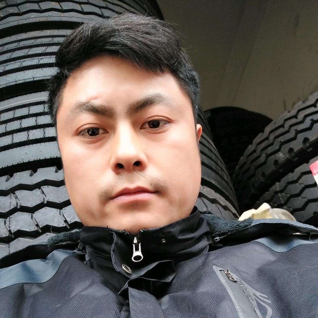 修车小伙