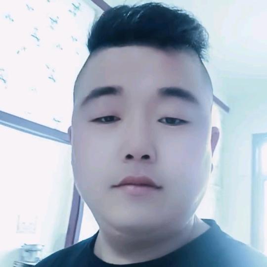 90后农机手小刘