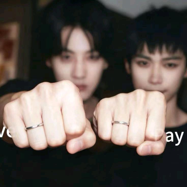 是大月吖~（百毒不侵版）