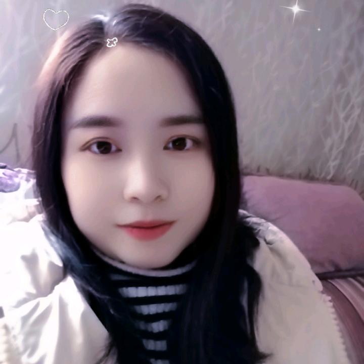 四月墙薇