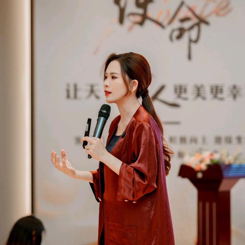 宁宁居家爱锻炼