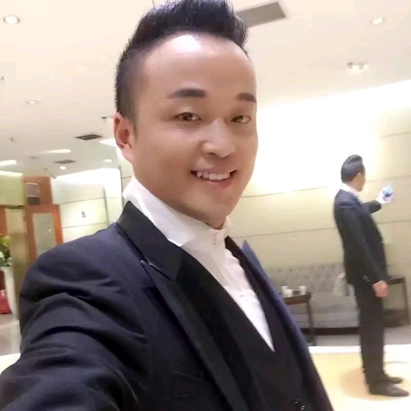 🔥武汉“捌零后公交人”🚌