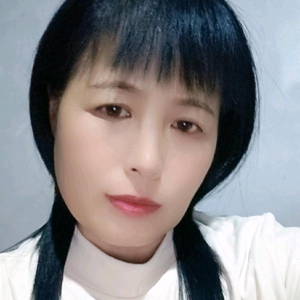 Xiao  玲