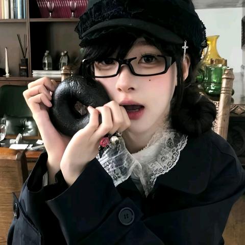小慧爱叭叭