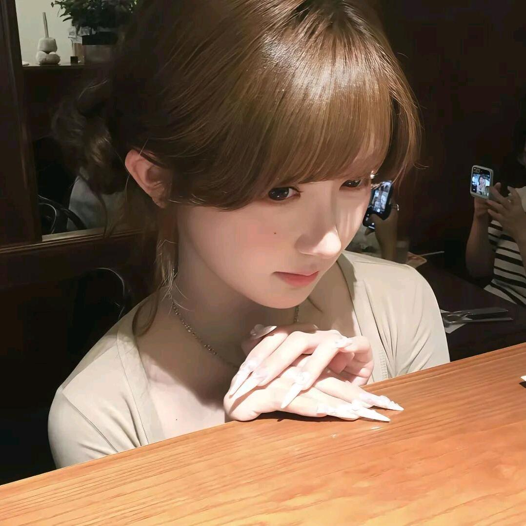 歪歪><