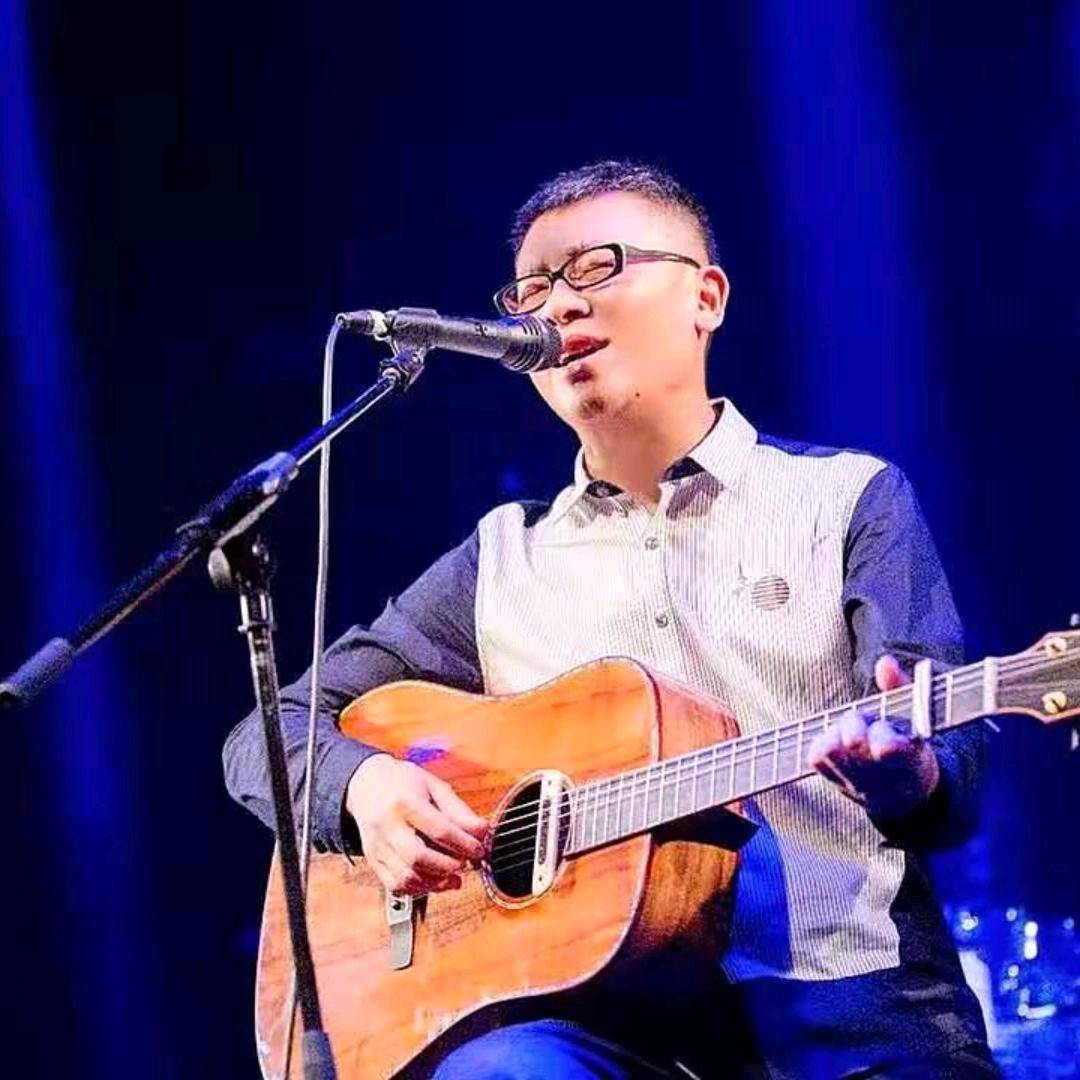 麦克老崔🎵音悦台