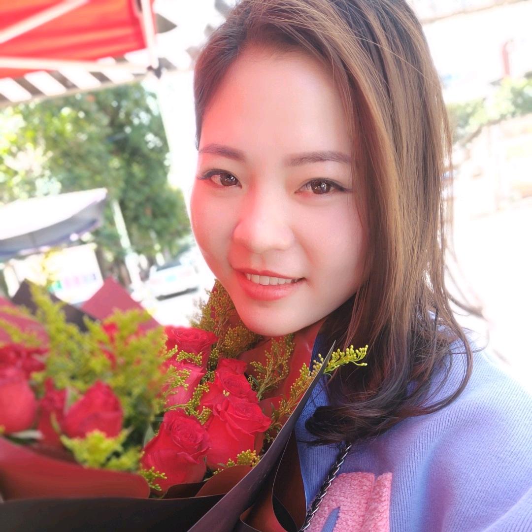无人机女飞手，珍巧