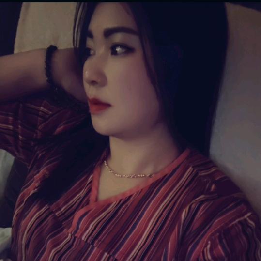 没有背景，只有背影，单亲。。。