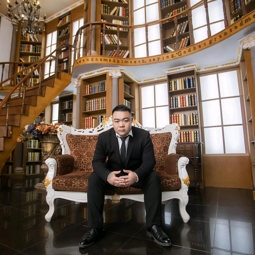 巨人共创      刘