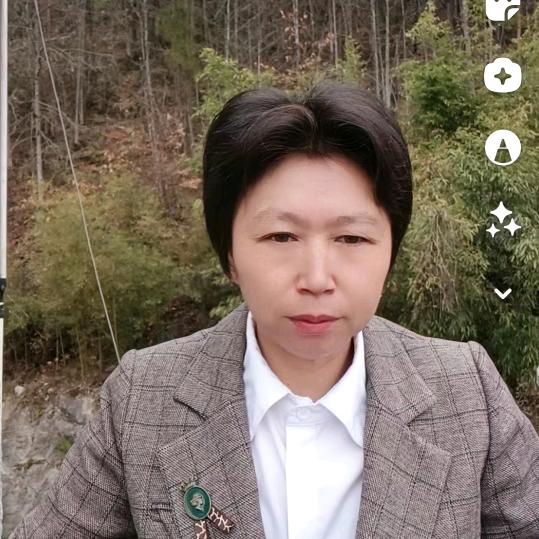 园姐:中午12点26分开播