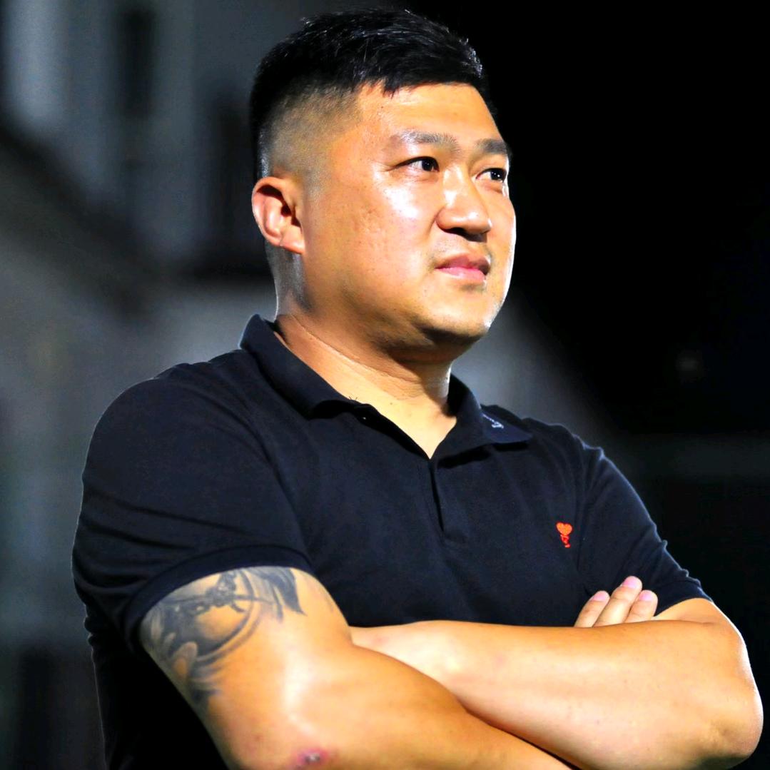 做青训的平头哥