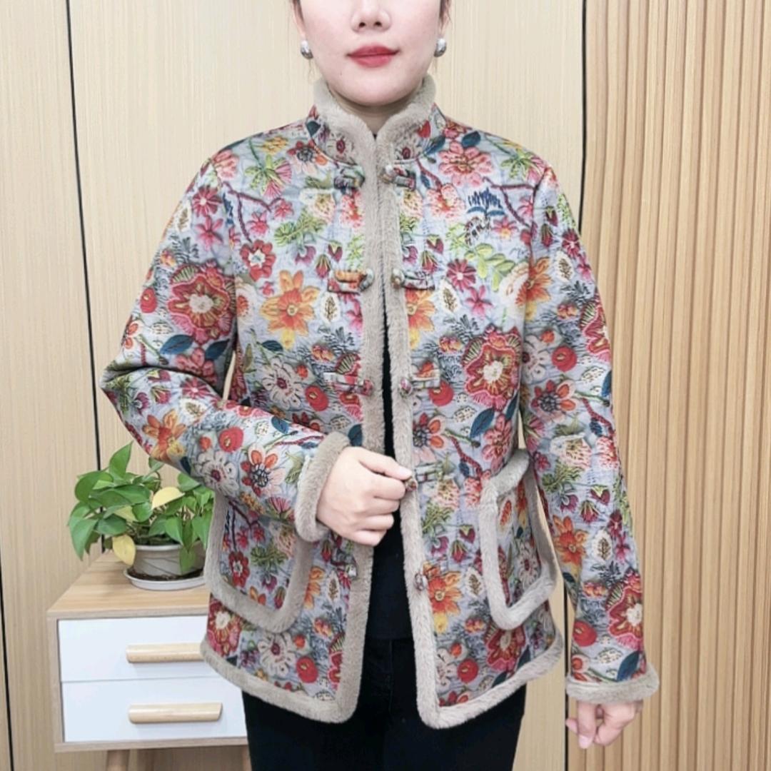 彤彤服饰工厂