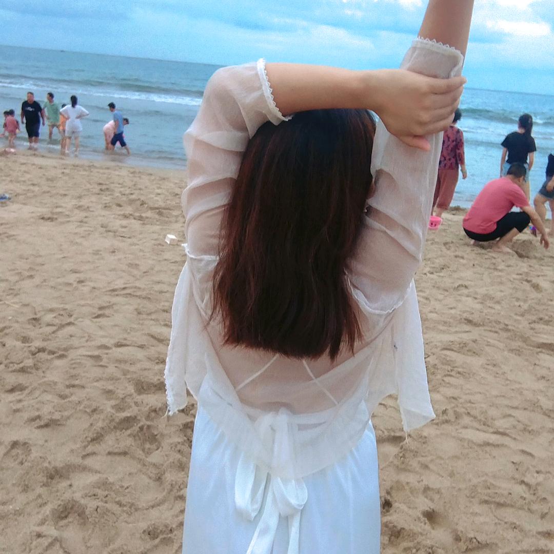 爱拍照的女生🎬