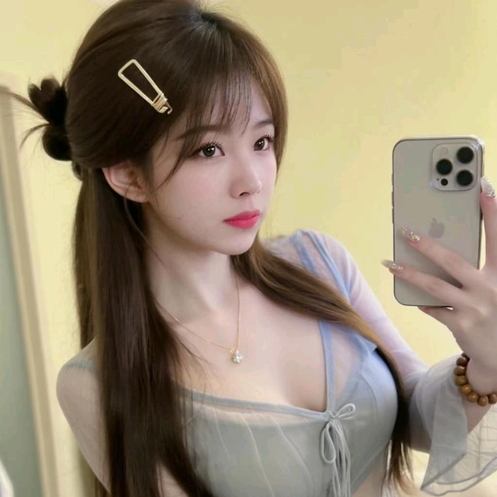 地铁上的一朵🌺