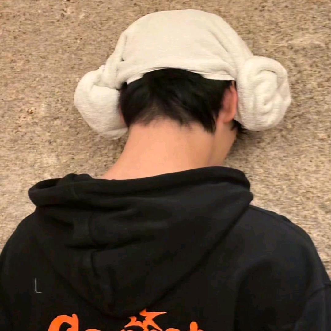 一只人鱼线