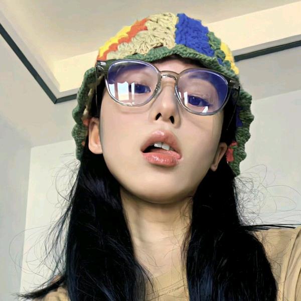 张嘚嘚