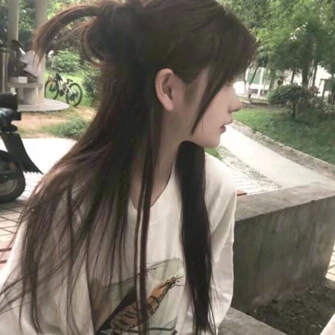 娜娜爱吃饭.