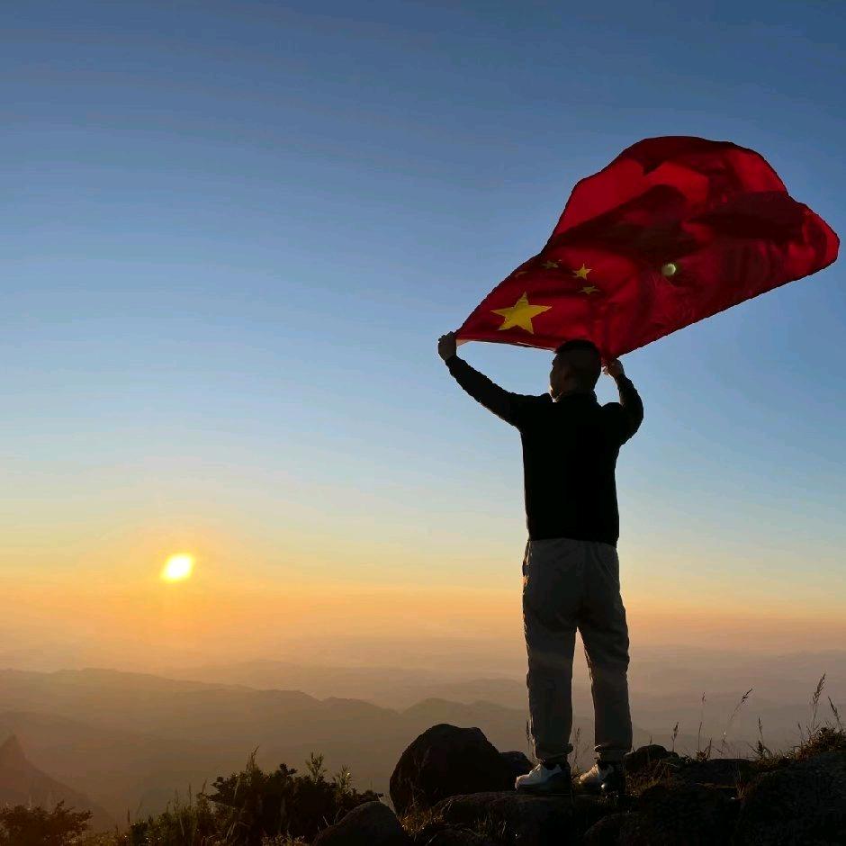 只管努力吖