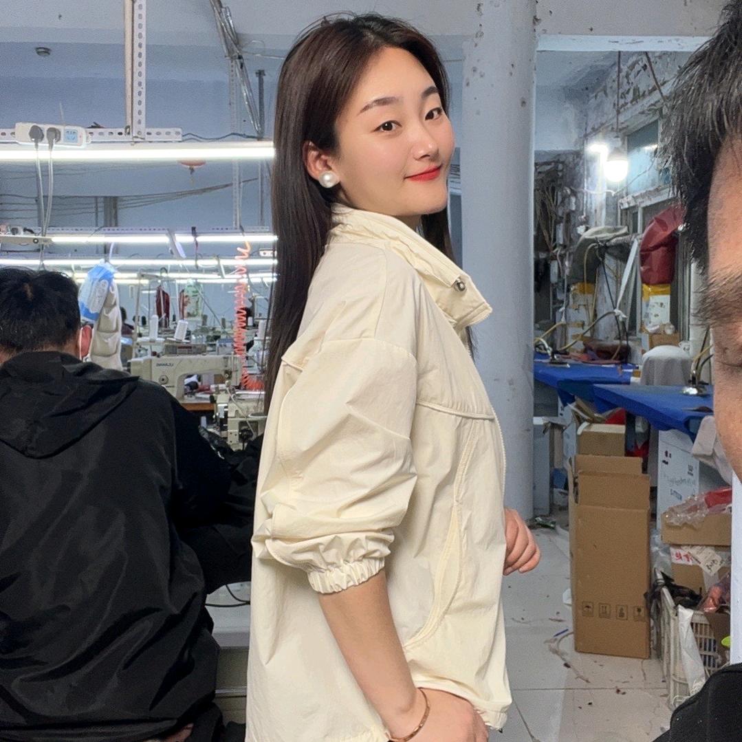 银基何小姐女装工厂